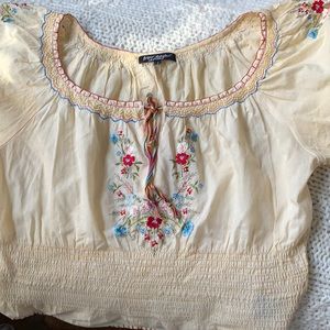 Very pretty peasant top embroidered vintage from Betsey Johnson